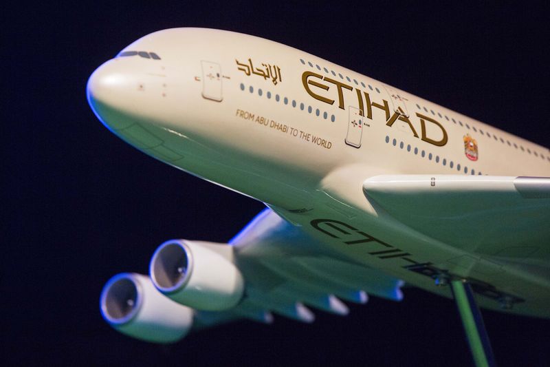 &copy; Reuters.  Etihad, Air Arabia both suspend Baghdad flights 