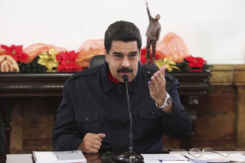 &copy; Reuters.  Мадуро приказал перенести офис PDVSA в Москву