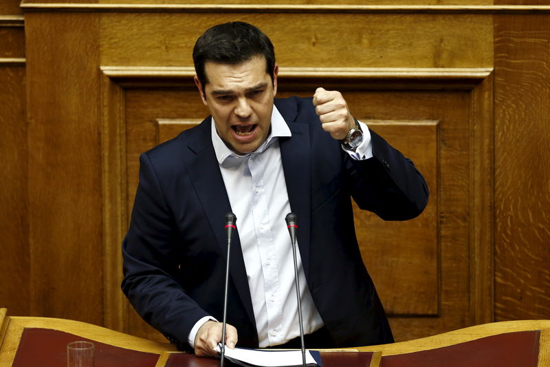 &copy; Reuters.  Parlamento griego aprueba último paquete reformas antes de salida de rescate