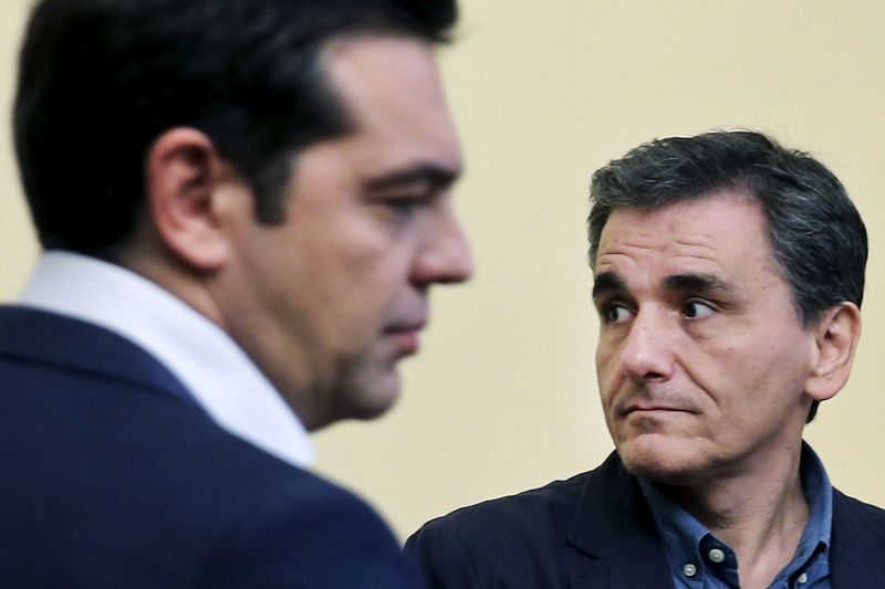 &copy; Reuters.  El Gobierno griego envía al Parlamento las reformas fiscal y de las pensiones