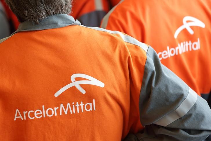 &copy; Reuters.  Arcelor Mittal aan kop in groene AEX