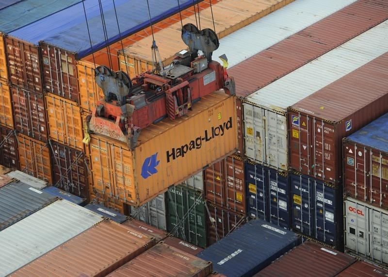 &copy; Reuters.  Containertransporte von Asien nach Europa immer billiger 