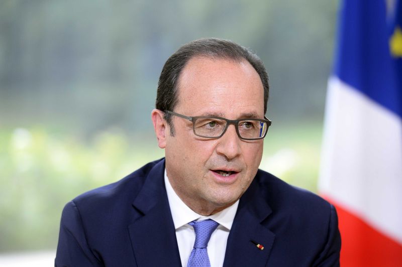 &copy; Reuters.  El mayor sindicato de Francia planta a Hollande en su gran cita social