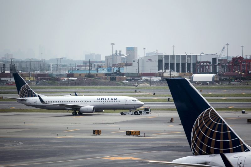 United Airways grapples with pilots avoiding the captain’s chair By Reuters