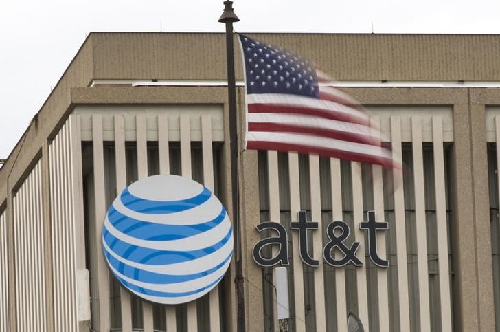 AT&T full-year earnings forecast misses estimates
