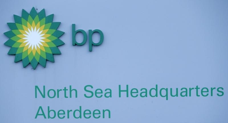 &copy; Reuters.  BP falls as new boss trims executive team