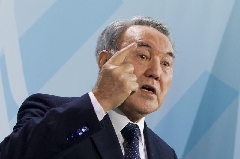 &copy; Reuters.  В Казахстане не должно быть большого количества банков - Назарбаев