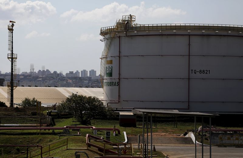 Petrobras (PETR4) tem impasse que soma R$30 bi devido à Sete Brasil, diz jornal