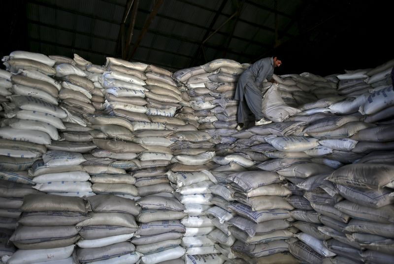 الهيئة العامة للسلع التموينية: مصر تشتري 200 ألف طن سكر برازيلي خام