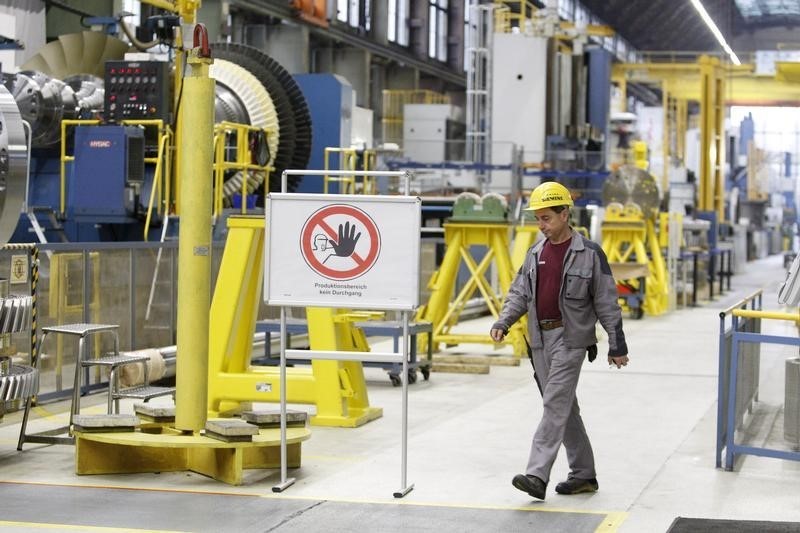 Producción industrial en México subió un 2.7 % interanual en abril