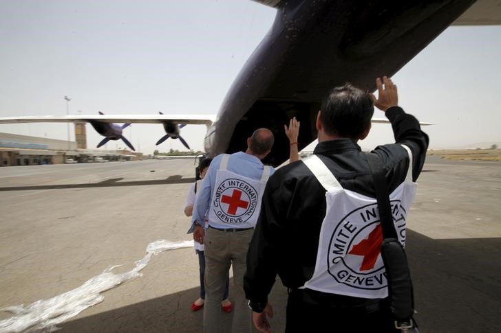 &copy; Reuters.  Taliban revoke ban on Red Cross, provide security guarantees