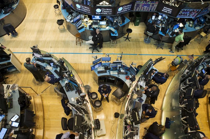 Wall Street cierra verde y el Dow Jones sube 0,98 % tras acuerdo sobre deuda