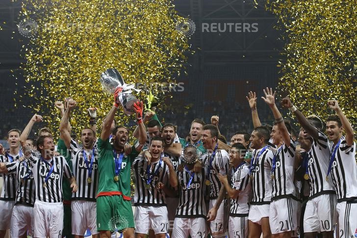 &copy; Reuters.  Juventus a picco: -5% dopo vittoria Coppa Italia. Male anche la Lazio
