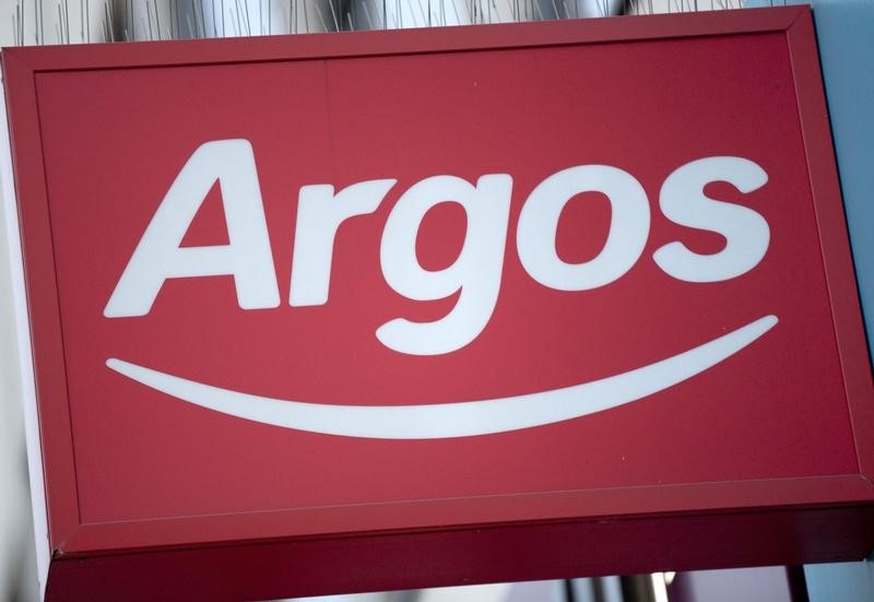 &copy; Reuters.  Takeover target Home Retail says poor sales at Argos to hit profit 