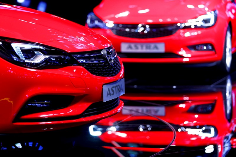 &copy; Reuters.  Opel y Peugeot, por detrás de sus rivales en un mercado europeo fuerte