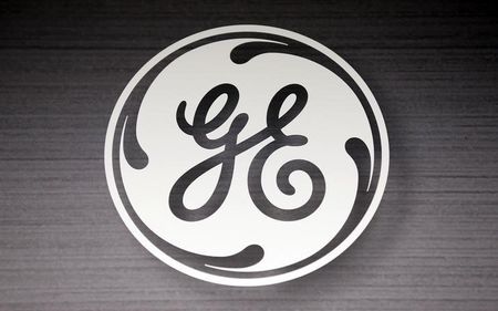 General Electric beats Q4 estimates but shares tumble 7% on soft guidance