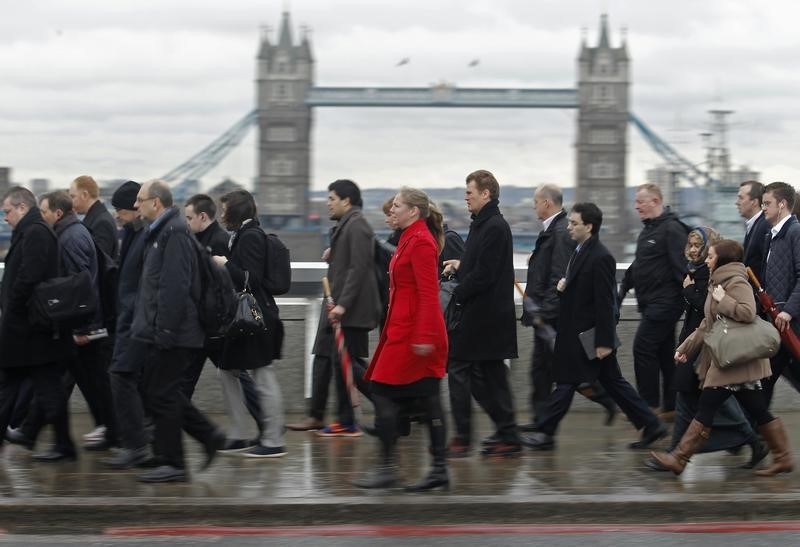 &copy; Reuters.  الاقتصاد البريطاني  يرتفع بنسبة 0.4%  في  الربع الاول والاستثمار في الاعمال التجارية يتراجع