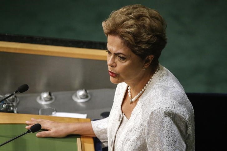 &copy; Reuters.  Rousseff sanciona sin vetos los presupuestos de Brasil para 2016