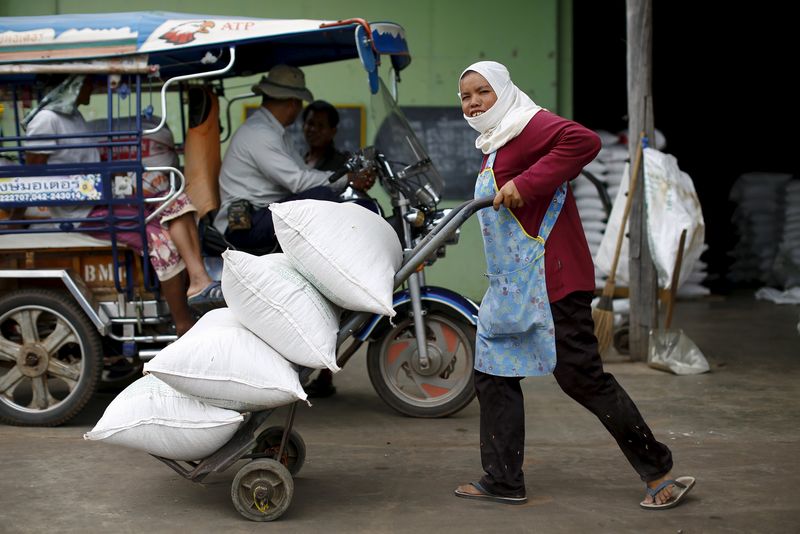 &copy; Reuters.  कर्नाटक के व्यापारियों ने चावल, खाद्यान्न पर जीएसटी के खिलाफ बंद का किया आह्वान