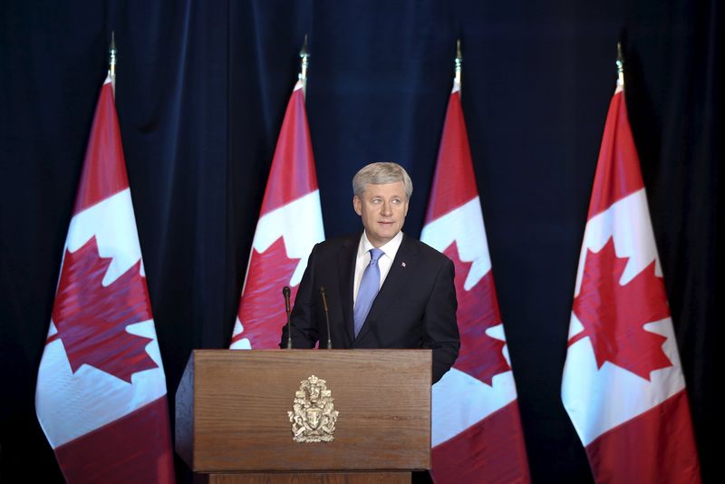 &copy; Reuters.  Harper at risk as swing to the left expected at Canada election