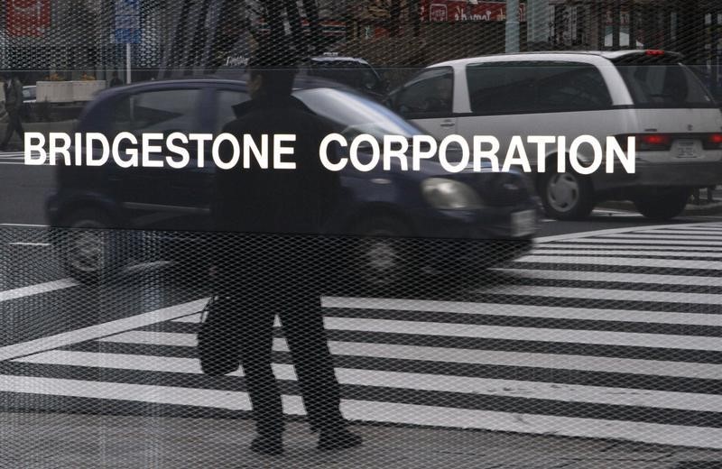 © Reuters. FILE PHOTO: Japan's Bridgestone to close tire factory in Bethune due to low demand