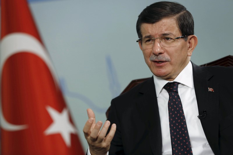 &copy; Reuters.  Başbakan Davutoğlu'nun saat 1340'ta basın toplantısı ile yeni kabineyi açıklaması bekleniyor