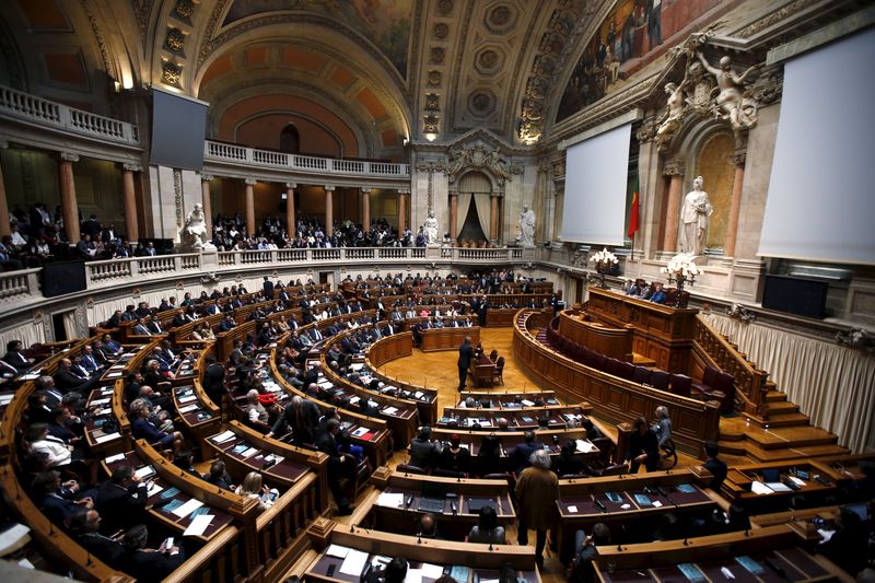 &copy; Reuters.  التغيرات السياسية في البرتغال تهدد سندات منطقة اليورو