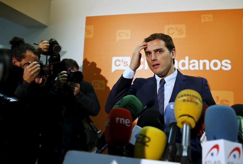 © Reuters. Ciudadanos propone a PP y PSOE un pacto para dar estabilidad a España