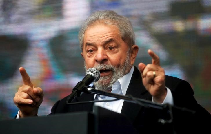 &copy; Reuters.  Senadores petistas consideram "perseguição" pedido de prisão de Lula 