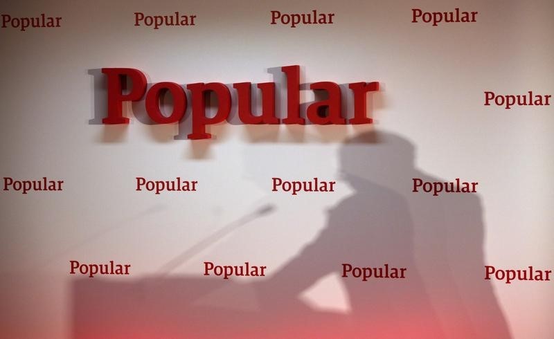 &copy; Reuters.  Santander baraja compensar a pequeños accionistas de la ampliación de Popular