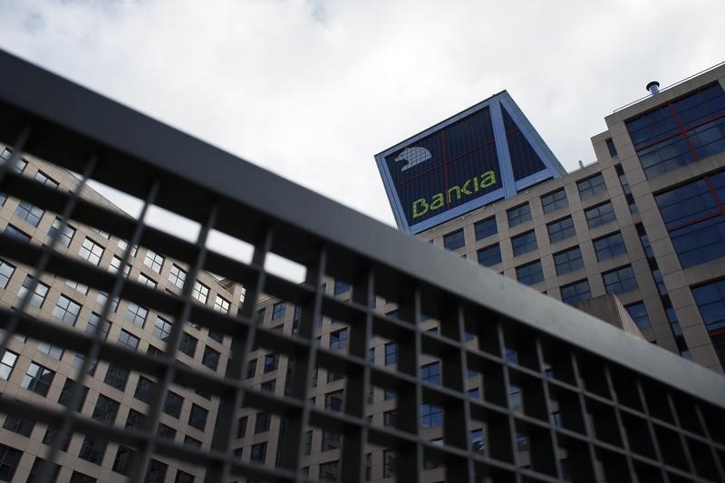 &copy; Reuters.  Испанские банки CaixaBank SA и Bankia SA ведут переговоры о возможном слиянии
