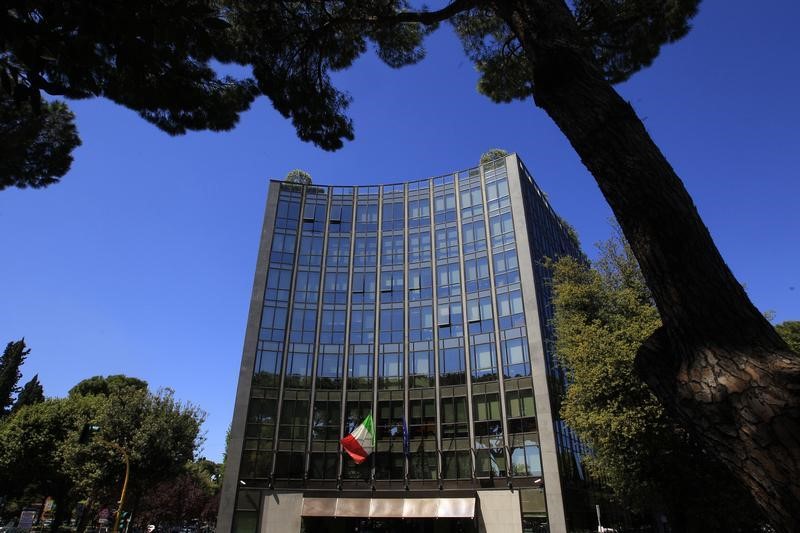 &copy; Reuters.  Finmeccanica, contratto da oltre 300 mln con ministero Difesa