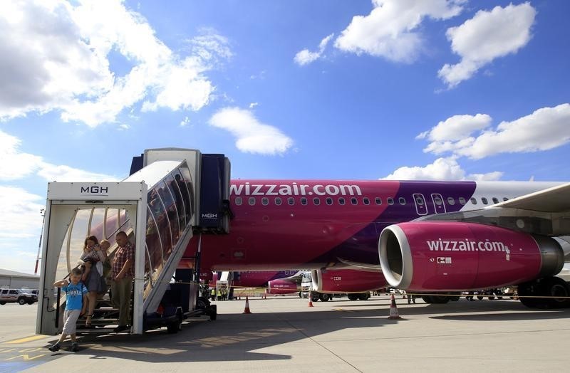 &copy; Reuters.  Sainsbury's grocery sales rose, Wizz Air reports growth in passengers