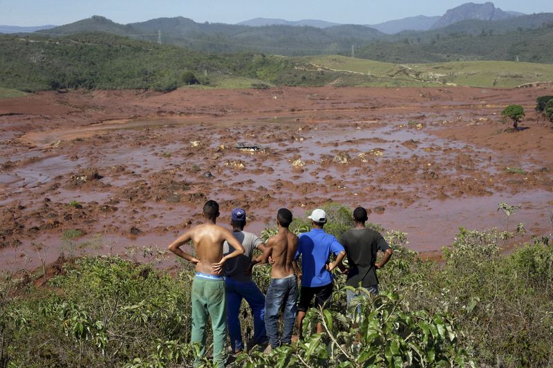 &copy; Reuters.  BHP Billiton investors sue in U.S. over Brazil dam disaster