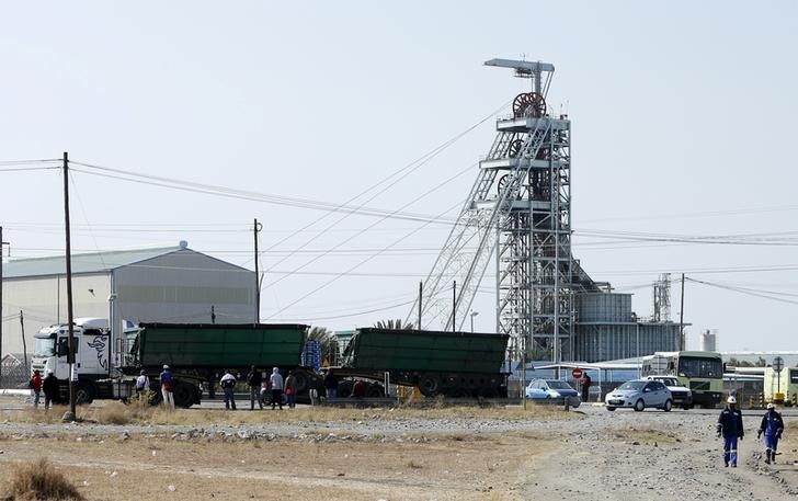&copy; Reuters.  South Africa's PIC increases stake in platinum miner Lonmin 