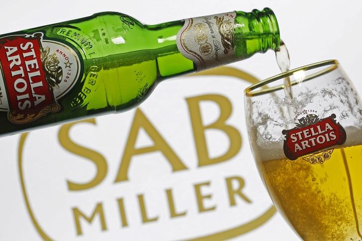 &copy; Reuters.  Acionistas da SABMiller aprovam fusão com AB InBev