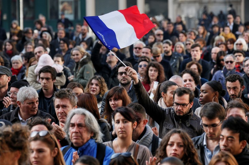 &copy; Reuters.  Francia, sospettati di preparare attentato a Parigi, quattro arresti