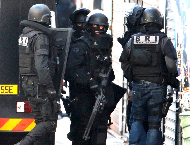 &copy; Reuters.  Polizei räumt WM-Feier auf Champs-Elysees nach Ausschreitungen