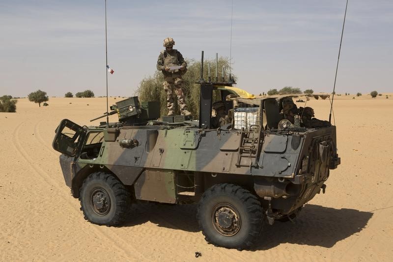 &copy; Reuters.  Canada to send helicopters, troops to aid U.N.'s Mali mission