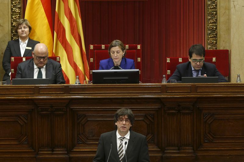 &copy; Reuters.  Spain asks Catalan leader to "act sensibly" as direct rule deadline approaches