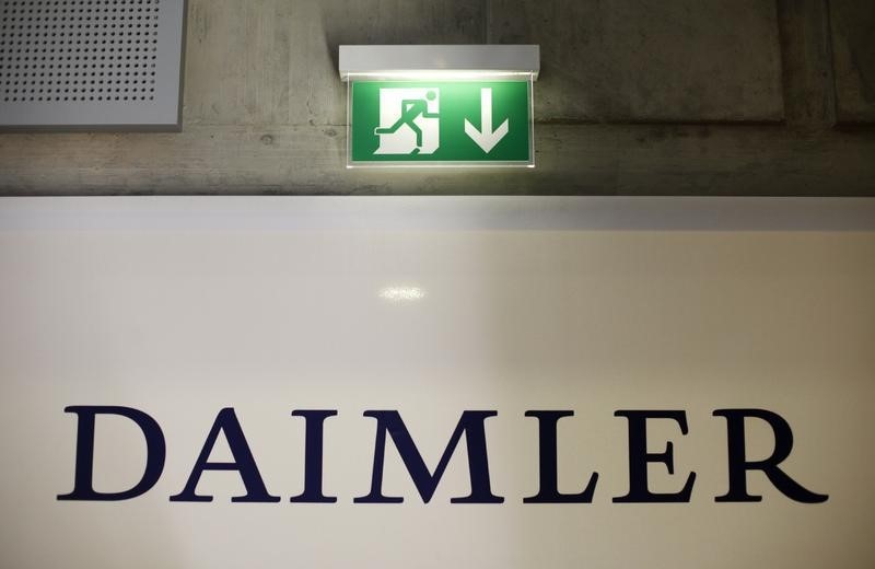ROUNDP: Betriebsratschef von Daimler Truck besorgt um Industriestandort