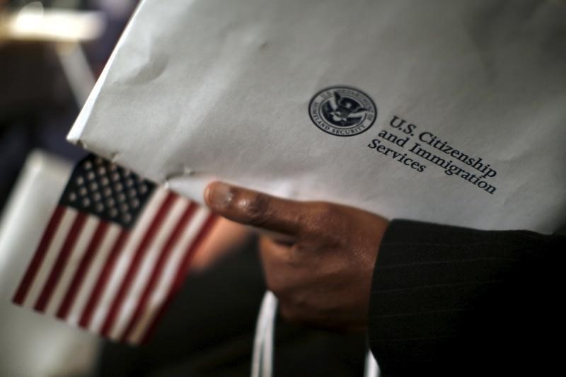 &copy; Reuters.  Remessas enviadas por imigrantes para familiares crescem 51% em 10 anos