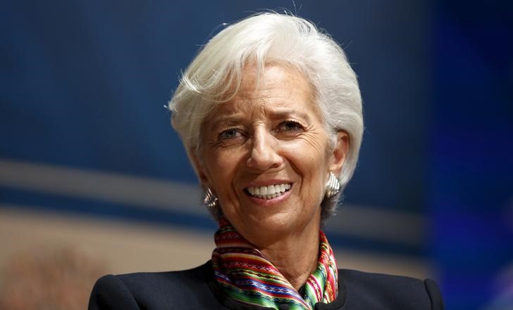 Dólar se enfraquece após Lagarde impulsionar euro