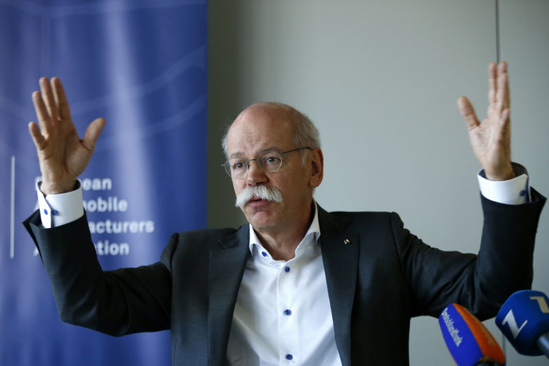 &copy; Reuters.  Studie - Daimler-Chef Zetsche ist Top-Verdiener im Dax