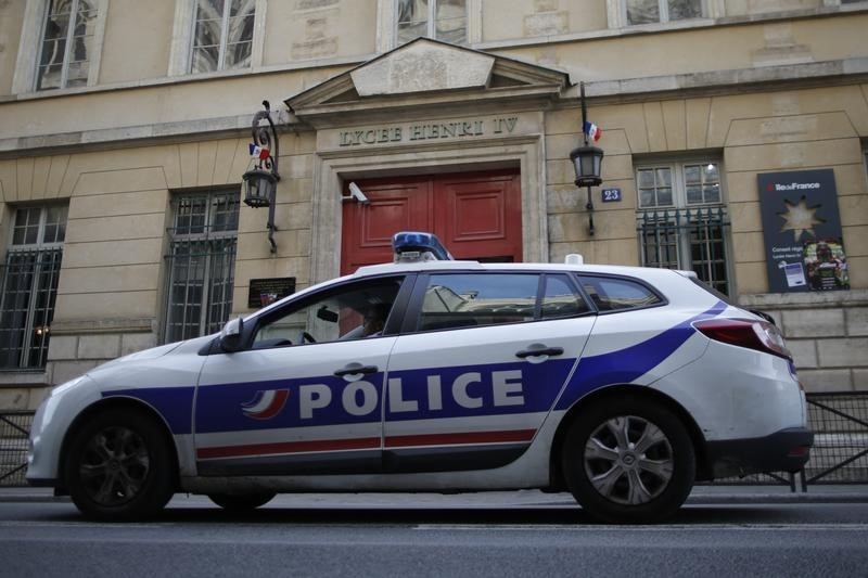 Fransa’da, skandala karıştığı gerekçesiyle 5 bankaya baskın düzenlendi