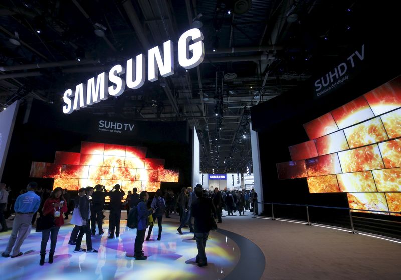Samsung Ends Lower in Seoul Despite Forecasted 28% Rise in Operating Profit