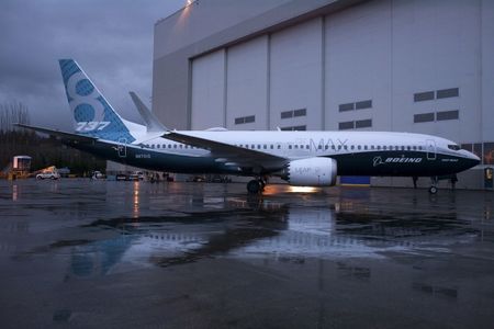Boeing: доходы, прибыль побили прогнозы в Q1