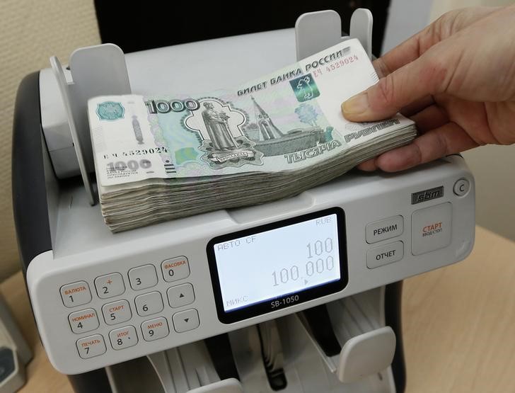 &copy; Reuters.  El rublo sube un 0,03 % frente al dólar y baja un 0,17 % ante el euro