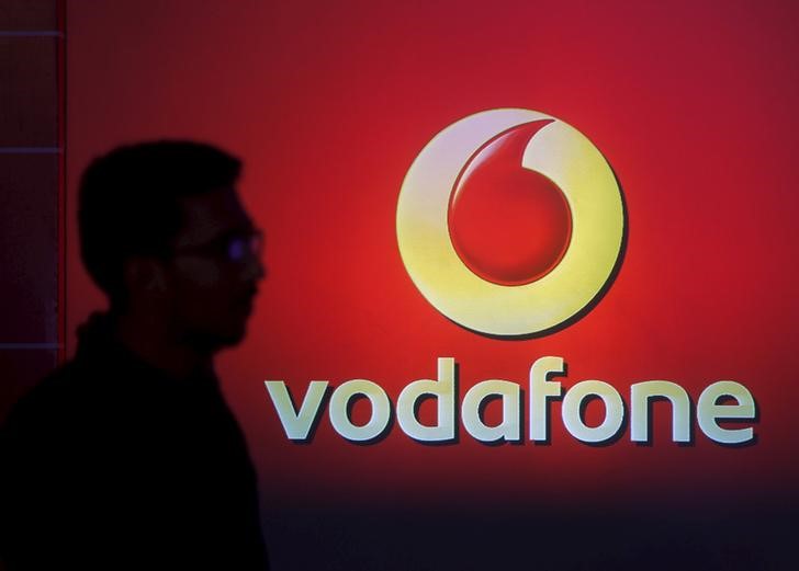 Vodafone in calo, previsioni tagliate per i costi energetici