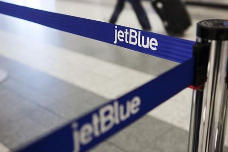 JetBlue stock jumps as Carl Icahn reveals a 10% stake; analysts weigh in